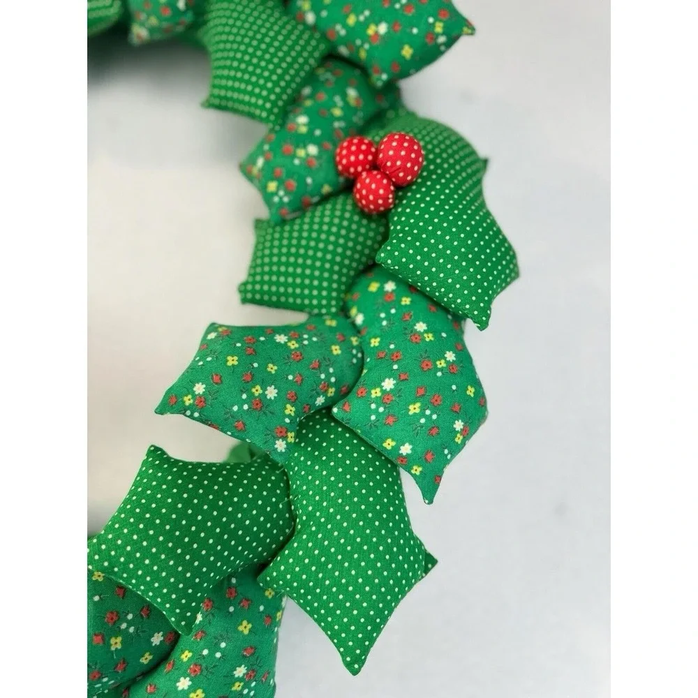 Vtg‎ Handmade Fabric Christmas Wreath Patchwork Stuffed Puffy Retro 80s 23